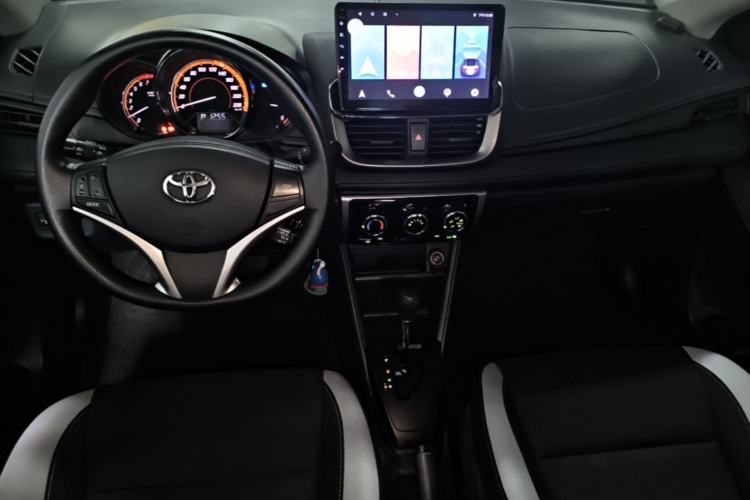 Used Toyota YARiS L Zhi Xuan 2022 1.5L CVT Leading PLUS Edition Center Console