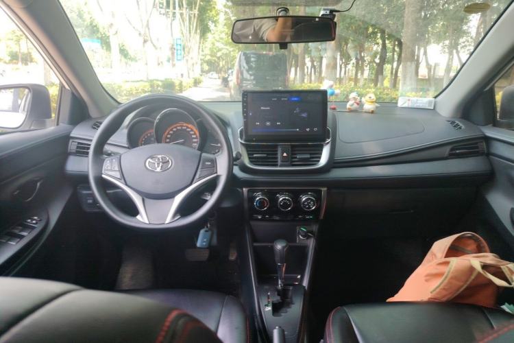 Used Toyota YARiS L Zhi Xuan 2022 X-Trail 1.5L CVT Luxury PLUS Edition Center Console