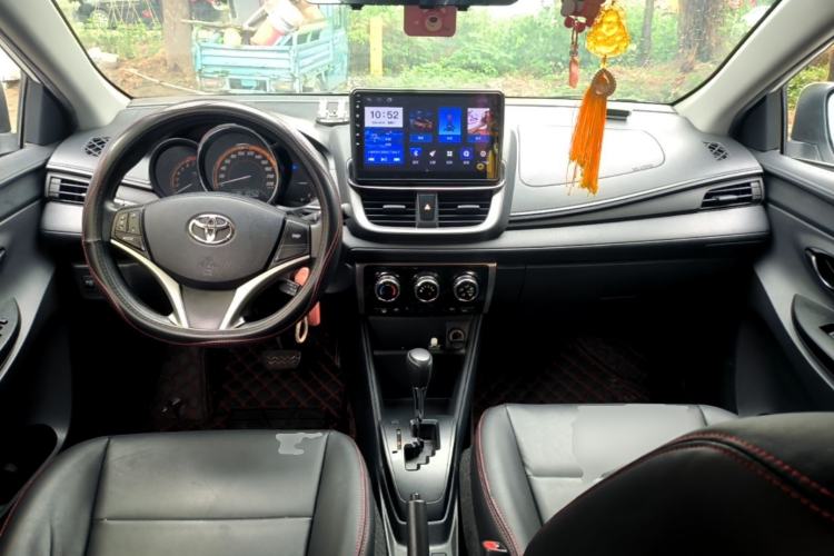 Used Toyota YARiS L Zhi Xuan 2022 X-Trail 1.5L CVT Leading PLUS Edition Center Console