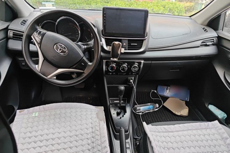Used Toyota YARiS L Zhi Xuan 2022 X-Trail 1.5L CVT Leading PLUS Edition Center Console