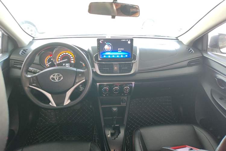 Used Toyota YARiS L Zhi Xuan 2022 X-Trail 1.5L CVT Leading PLUS Edition Center Console