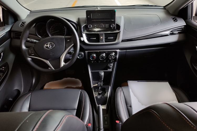 Used Toyota YARiS L Zhi Xuan 2022 X-Trail 1.5L CVT Luxury PLUS Edition Center Console