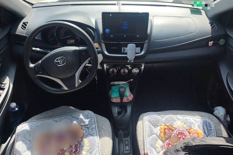 Used Toyota YARiS L Zhi Xuan 2022 X-Trail 1.5L CVT Leading PLUS Edition Center Console