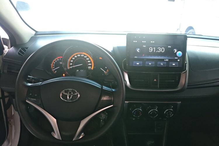 Used Toyota YARiS L Zhi Xuan 2022 X-Trail 1.5L CVT Leading PLUS Edition Center Console