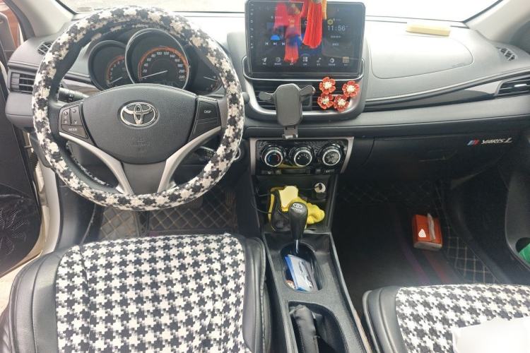 Used Toyota YARiS L Zhi Xuan 2022 X-Trail 1.5L CVT Luxury PLUS Edition Center Console