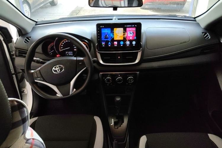 Used Toyota YARiS L Zhi Xuan 2022 X-Trail 1.5L CVT Leading PLUS Edition Center Console