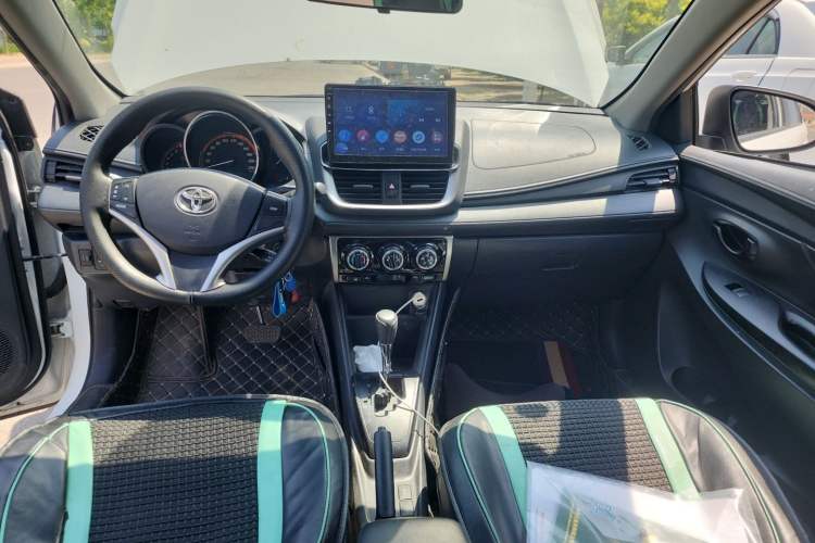 Used Toyota YARiS L Zhi Xuan 2022 X-Trail 1.5L CVT Leading PLUS Edition Center Console