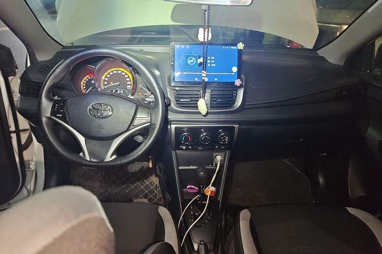 Used Toyota YARiS L Zhi Xuan 2022 X-Trail 1.5L CVT Leading PLUS Edition Center Console