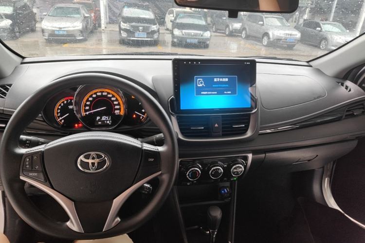 Used Toyota YARiS L Zhi Xuan 2022 X-Trail 1.5L CVT Luxury PLUS Edition Center Console