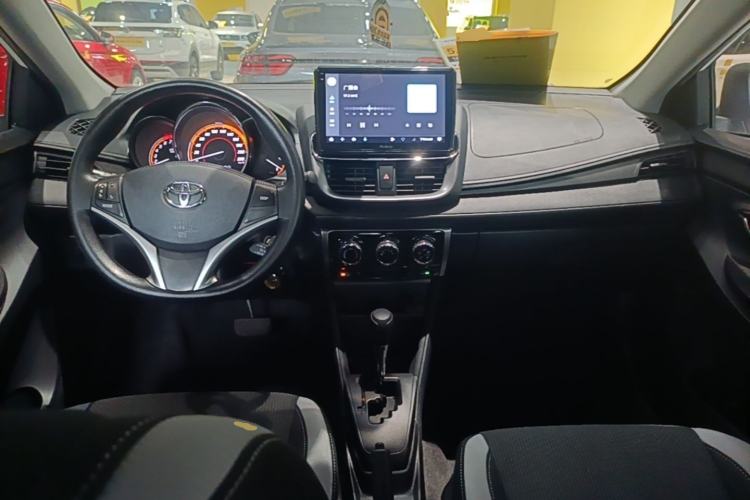 Used Toyota YARiS L Zhi Xuan 2022 X-Trail 1.5L CVT Leading PLUS Edition Center Console