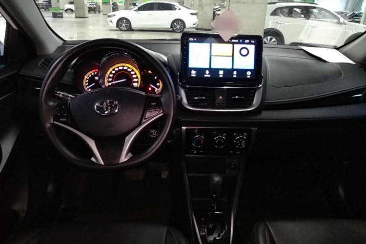 Used Toyota YARiS L Zhi Xuan 2022 X-Trail 1.5L CVT Luxury PLUS Edition Center Console