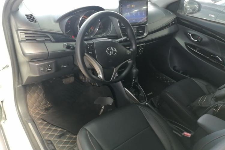 Used Toyota YARiS L Zhi Xuan 2022 X-Trail 1.5L CVT Luxury PLUS Edition Center Console