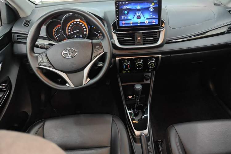 Used Toyota YARiS L Zhi Xuan 2022 1.5L CVT Luxury PLUS Edition Center Console