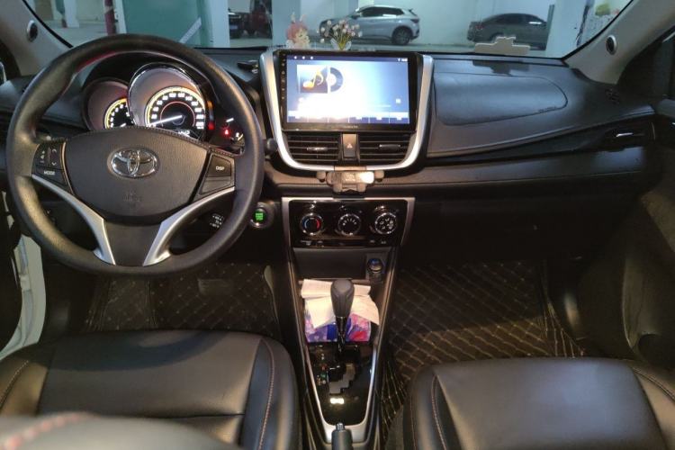 Used Toyota YARiS L Zhi Xuan 2022 X-Trail 1.5L CVT Luxury PLUS Edition Center Console