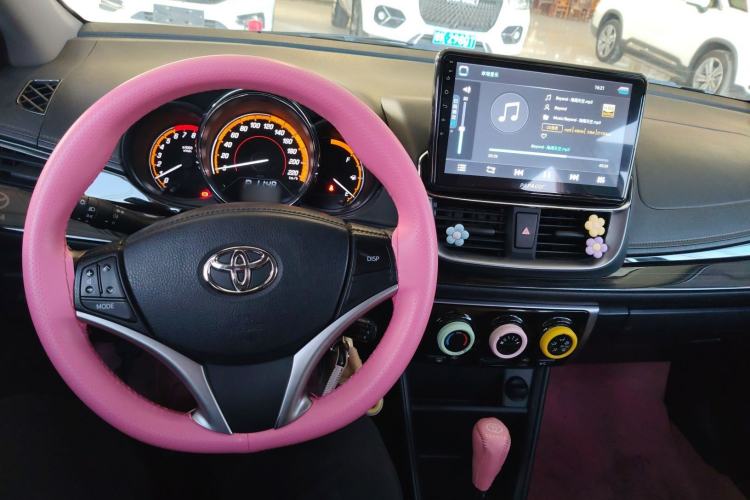 Used Toyota YARiS L Zhi Xuan 2022 X-Trail 1.5L CVT Leading PLUS Edition Center Console