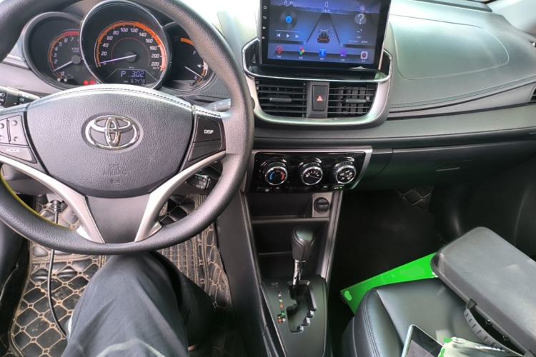 Used Toyota YARiS L Zhi Xuan 2022 X-Trail 1.5L CVT Leading PLUS Edition Center Console