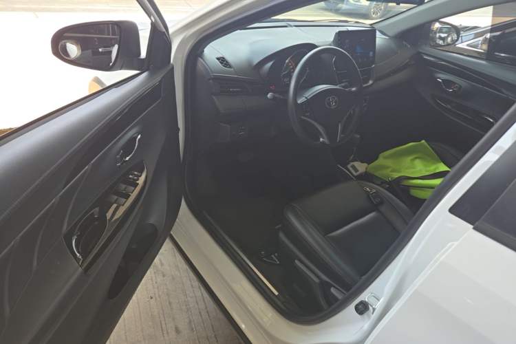 Used Toyota YARiS L Zhi Xuan 2022 X-Trail 1.5L CVT Luxury PLUS Edition Driver Seat