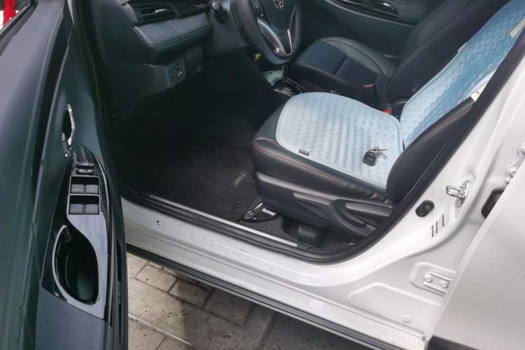 Used Toyota YARiS L Zhi Xuan 2022 X-Trail 1.5L CVT Luxury PLUS Edition Driver Seat