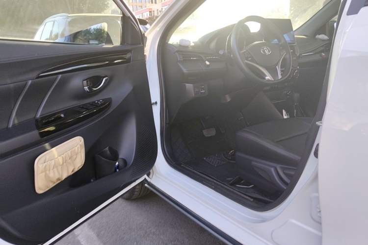 Used Toyota YARiS L Zhi Xuan 2022 1.5L CVT Luxury PLUS Edition Driver Seat