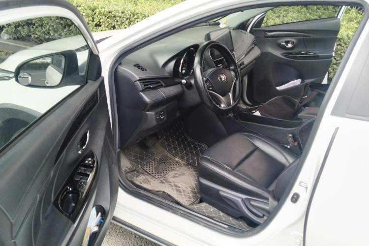 Used Toyota YARiS L Zhi Xuan 2022 X-Trail 1.5L CVT Luxury PLUS Edition Driver Seat