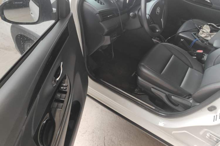 Used Toyota YARiS L Zhi Xuan 2022 X-Trail 1.5L CVT Luxury PLUS Edition Driver Seat