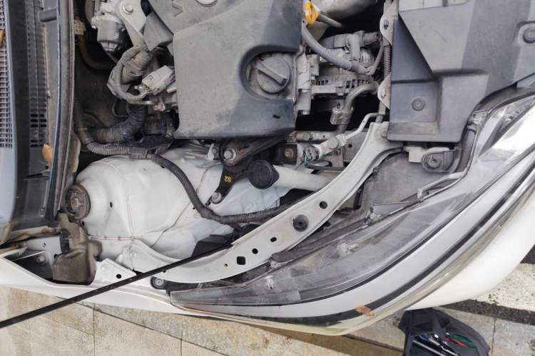 Used Toyota YARiS L Zhi Xuan 2022 X-Trail 1.5L CVT Luxury PLUS Edition Engine Bay Right