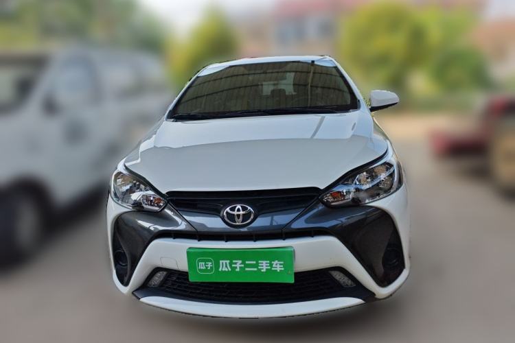 Toyota Yaris 2022 — фото 2