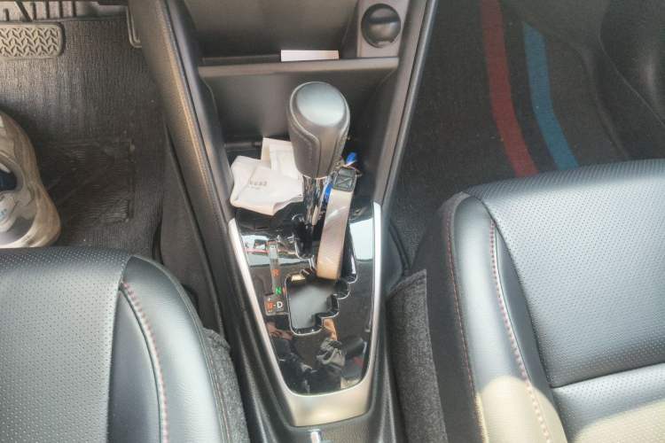 Used Toyota YARiS L Zhi Xuan 2022 1.5L CVT Luxury PLUS Edition Gear Lever