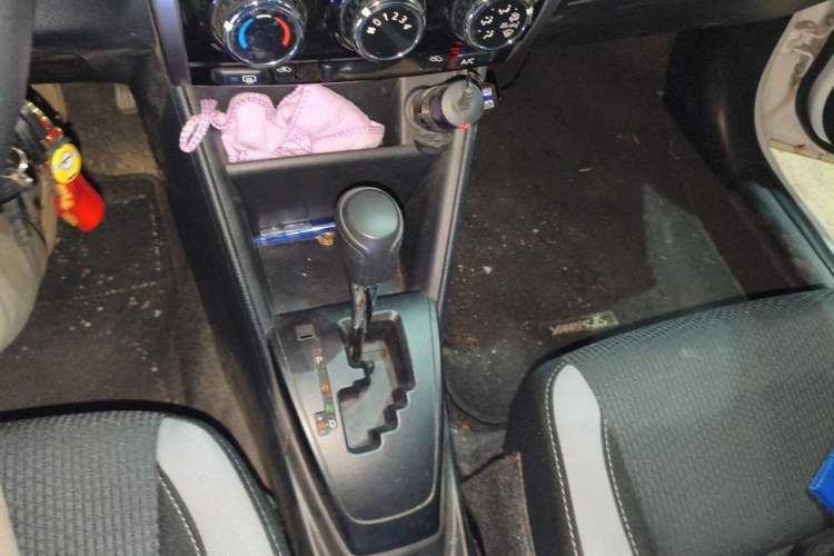 Used Toyota YARiS L Zhi Xuan 2022 1.5L CVT Leading PLUS Edition Gear Lever