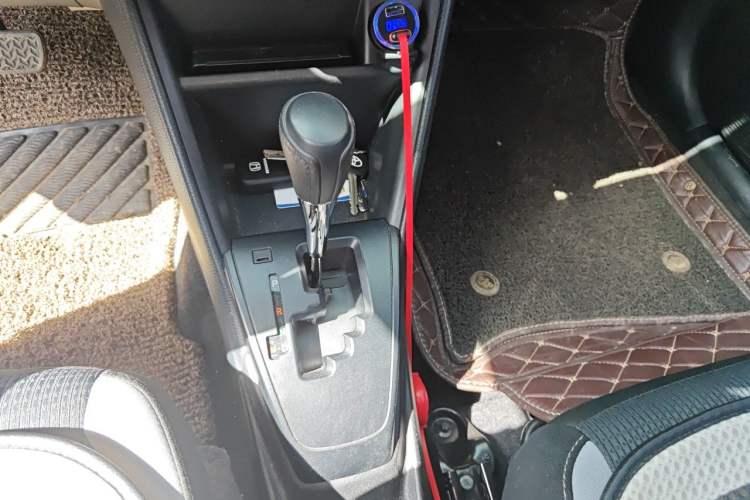 Used Toyota YARiS L Zhi Xuan 2022 1.5L CVT Leading PLUS Edition Gear Lever