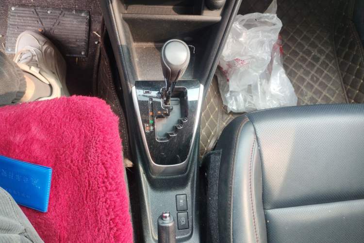 Used Toyota YARiS L Zhi Xuan 2022 X-Trail 1.5L CVT Luxury PLUS Edition Gear Lever