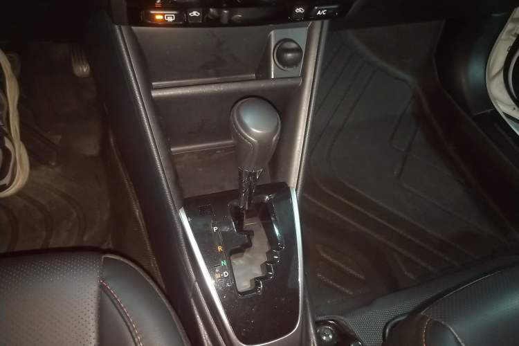 Used Toyota YARiS L Zhi Xuan 2022 X-Trail 1.5L CVT Luxury PLUS Edition Gear Lever