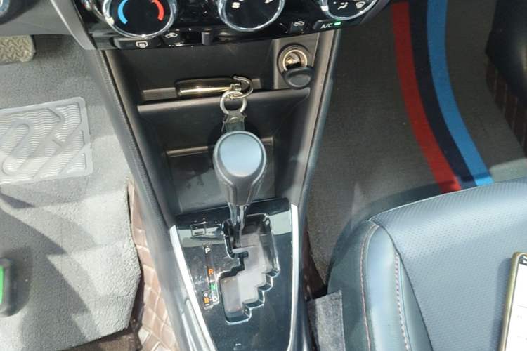 Used Toyota YARiS L Zhi Xuan 2022 X-Trail 1.5L CVT Luxury PLUS Edition Gear Lever