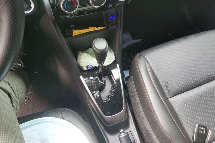 Used Toyota YARiS L Zhi Xuan 2022 X-Trail 1.5L CVT Luxury PLUS Edition Gear Lever
