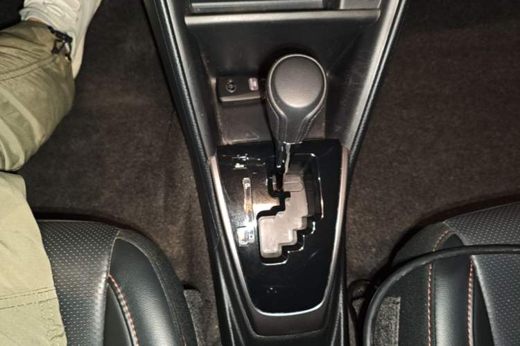 Used Toyota YARiS L Zhi Xuan 2022 X-Trail 1.5L CVT Luxury PLUS Edition Gear Lever
