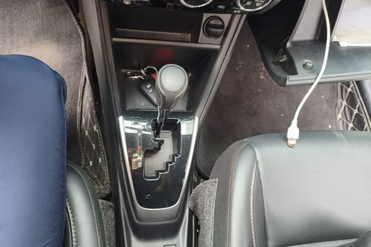 Used Toyota YARiS L Zhi Xuan 2022 X-Trail 1.5L CVT Luxury PLUS Edition Gear Lever