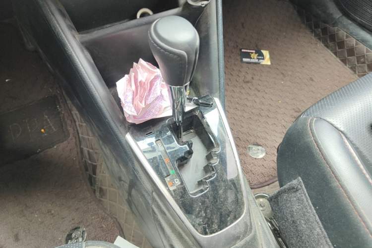Used Toyota YARiS L Zhi Xuan 2022 X-Trail 1.5L CVT Luxury PLUS Edition Gear Lever