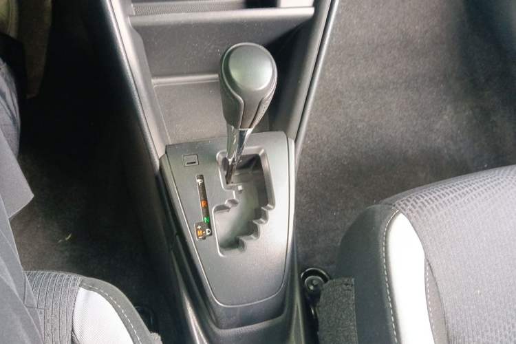 Used Toyota YARiS L Zhi Xuan 2022 1.5L CVT Leading PLUS Edition Gear Lever