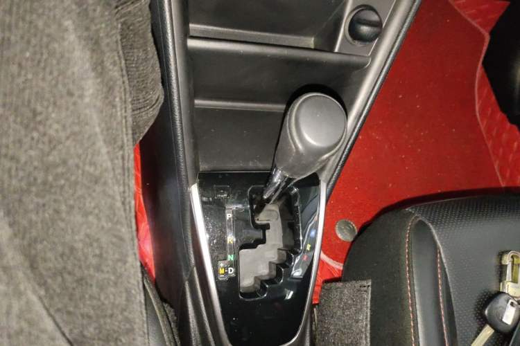 Used Toyota YARiS L Zhi Xuan 2022 X-Trail 1.5L CVT Luxury PLUS Edition Gear Lever