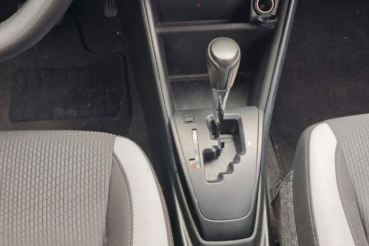 Used Toyota YARiS L Zhi Xuan 2022 1.5L CVT Leading PLUS Edition Gear Lever