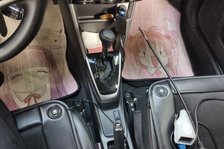 Used Toyota YARiS L Zhi Xuan 2022 X-Trail 1.5L CVT Luxury PLUS Edition Gear Lever