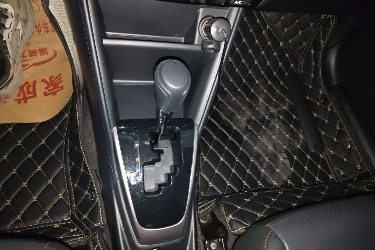 Used Toyota YARiS L Zhi Xuan 2022 X-Trail 1.5L CVT Luxury PLUS Edition Gear Lever
