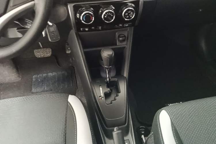 Used Toyota YARiS L Zhi Xuan 2022 1.5L CVT Leading PLUS Edition Gear Lever