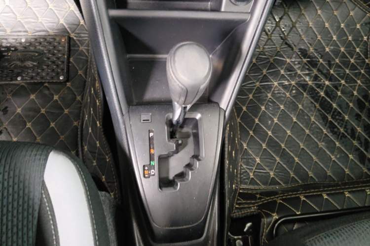 Used Toyota YARiS L Zhi Xuan 2022 1.5L CVT Leading PLUS Edition Gear Lever