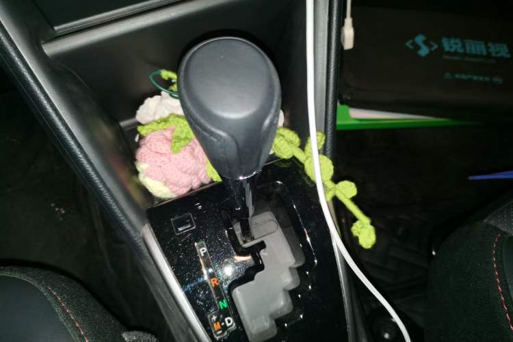 Used Toyota YARiS L Zhi Xuan 2022 1.5L CVT Luxury PLUS Edition Gear Lever