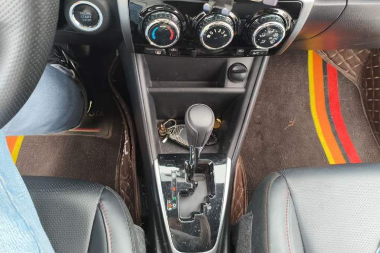 Used Toyota YARiS L Zhi Xuan 2022 X-Trail 1.5L CVT Luxury PLUS Edition Gear Lever