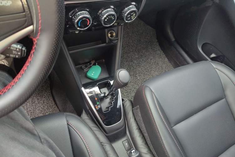 Used Toyota YARiS L Zhi Xuan 2022 X-Trail 1.5L CVT Luxury PLUS Edition Gear Lever