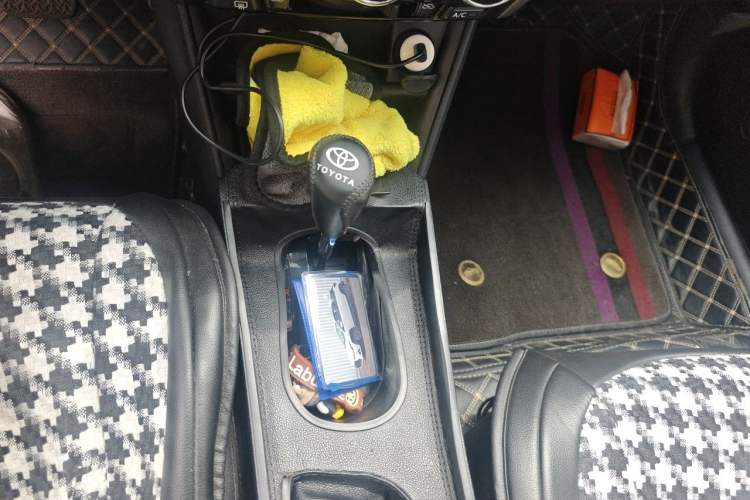 Used Toyota YARiS L Zhi Xuan 2022 X-Trail 1.5L CVT Luxury PLUS Edition Gear Lever