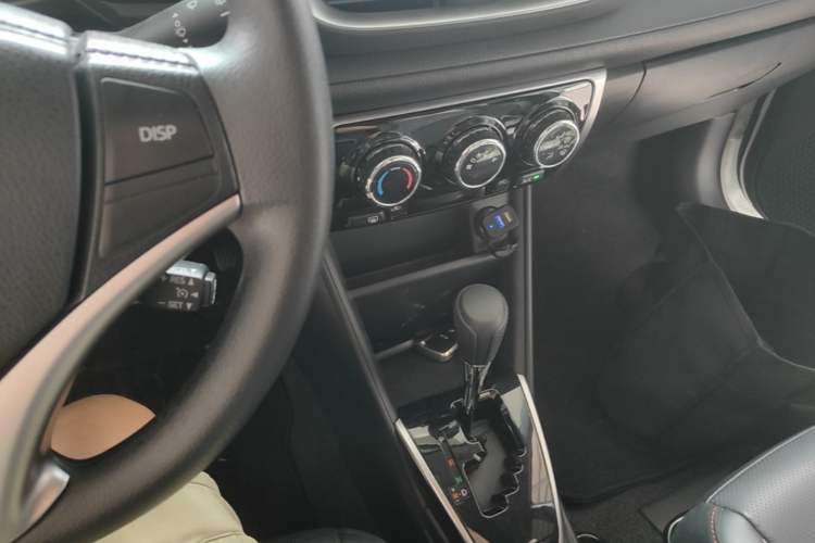 Used Toyota YARiS L Zhi Xuan 2022 X-Trail 1.5L CVT Luxury PLUS Edition Gear Lever