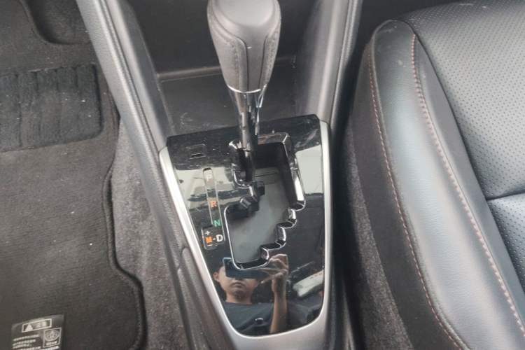 Used Toyota YARiS L Zhi Xuan 2022 X-Trail 1.5L CVT Luxury PLUS Edition Gear Lever